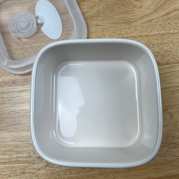 Rae Dunn EAT Cream Ceramic Food Storage Container With Vented Plastic Lid - NWT - Picture 3 of 6